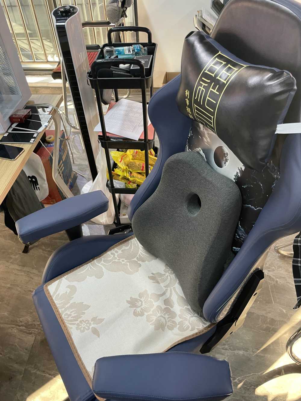 Customer's chair, attachment 1 by NatureLover77