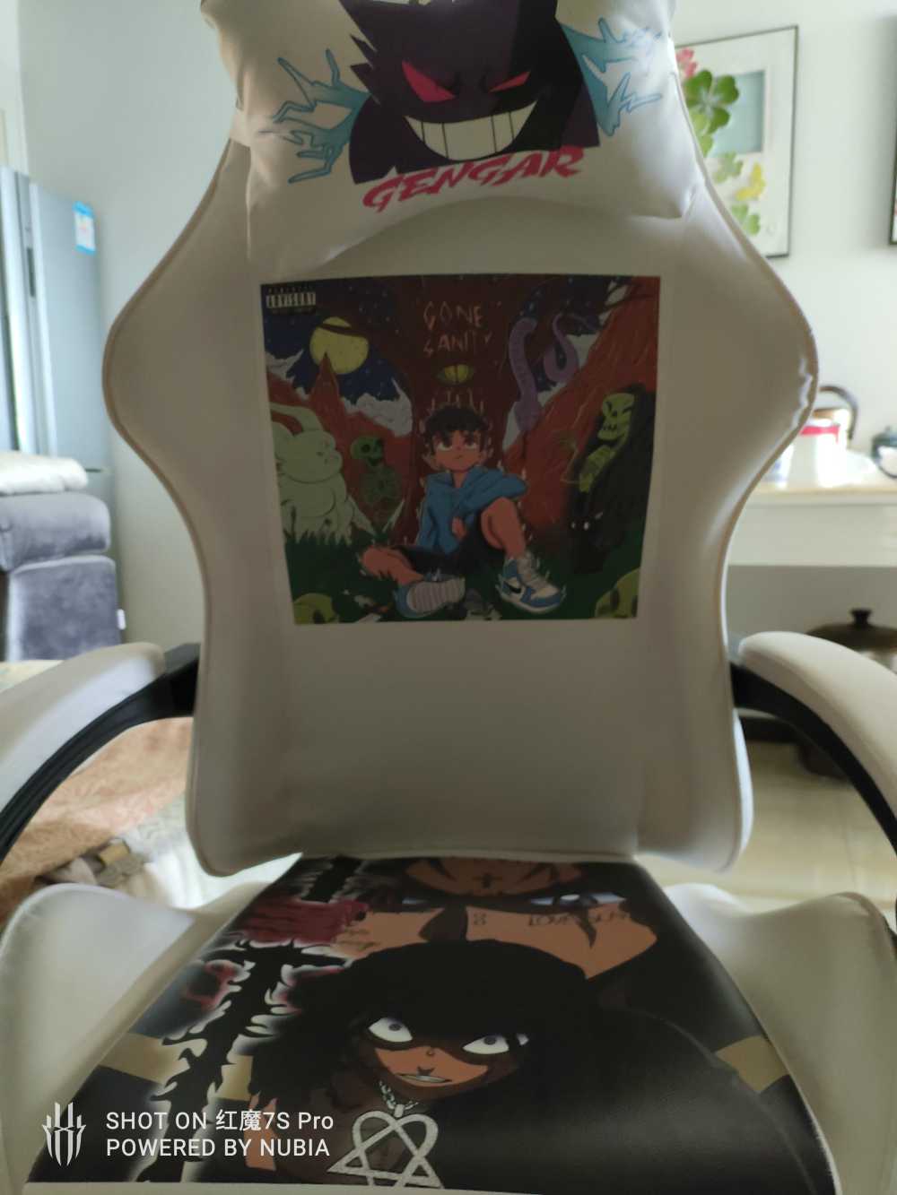 Customer's chair, attachment 1 by BookWorm23