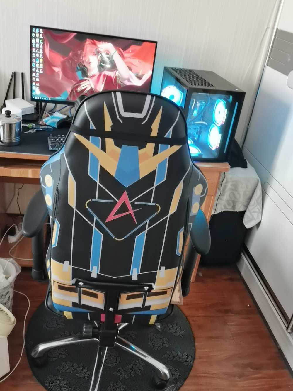 Customer's chair, attachment 1 by Clara