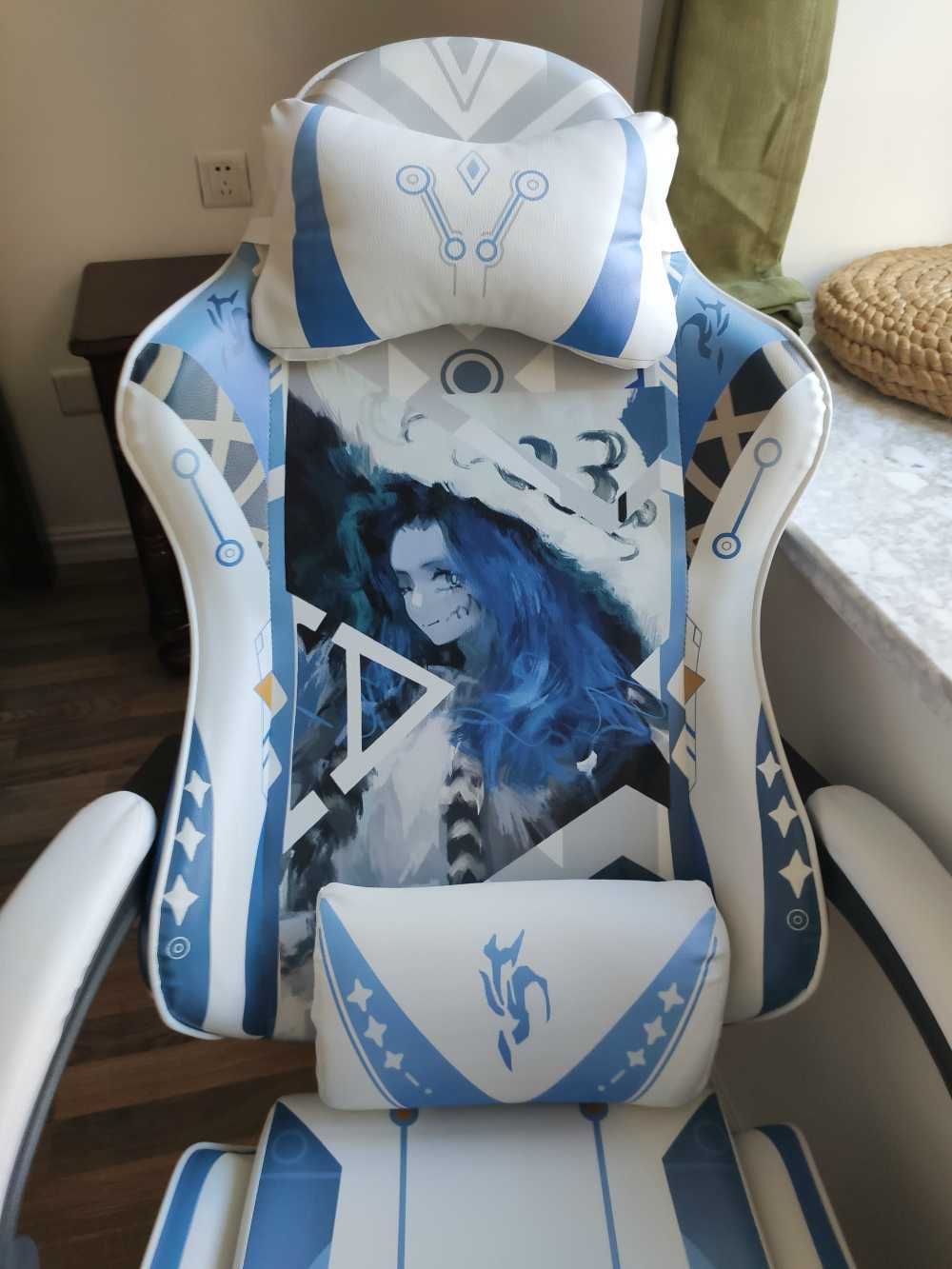 Customer's chair, attachment 1 by Benjamin