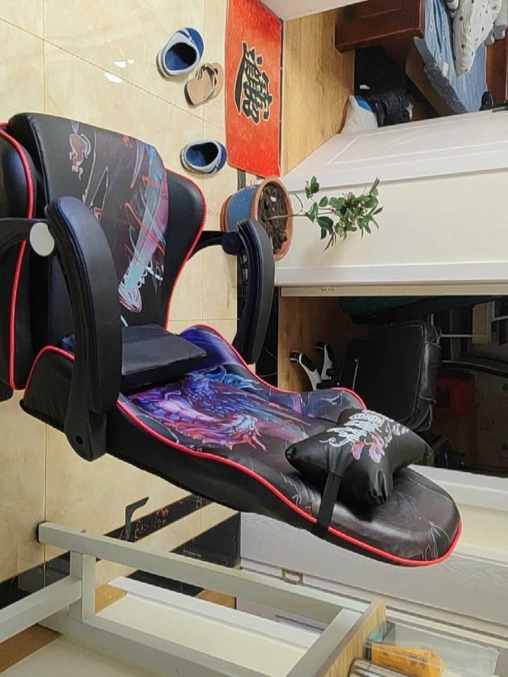 Customer's chair, attachment 2 by FitnessFanatic22