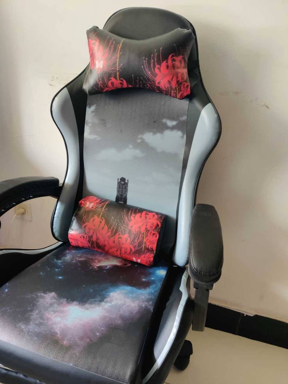 Customer's chair, attachment 1 by Fashionista44