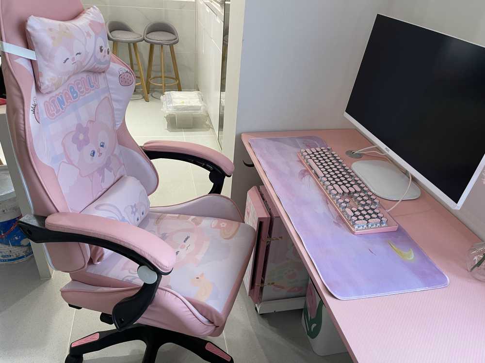 Customer's chair, attachment 1 by MusicMaven21