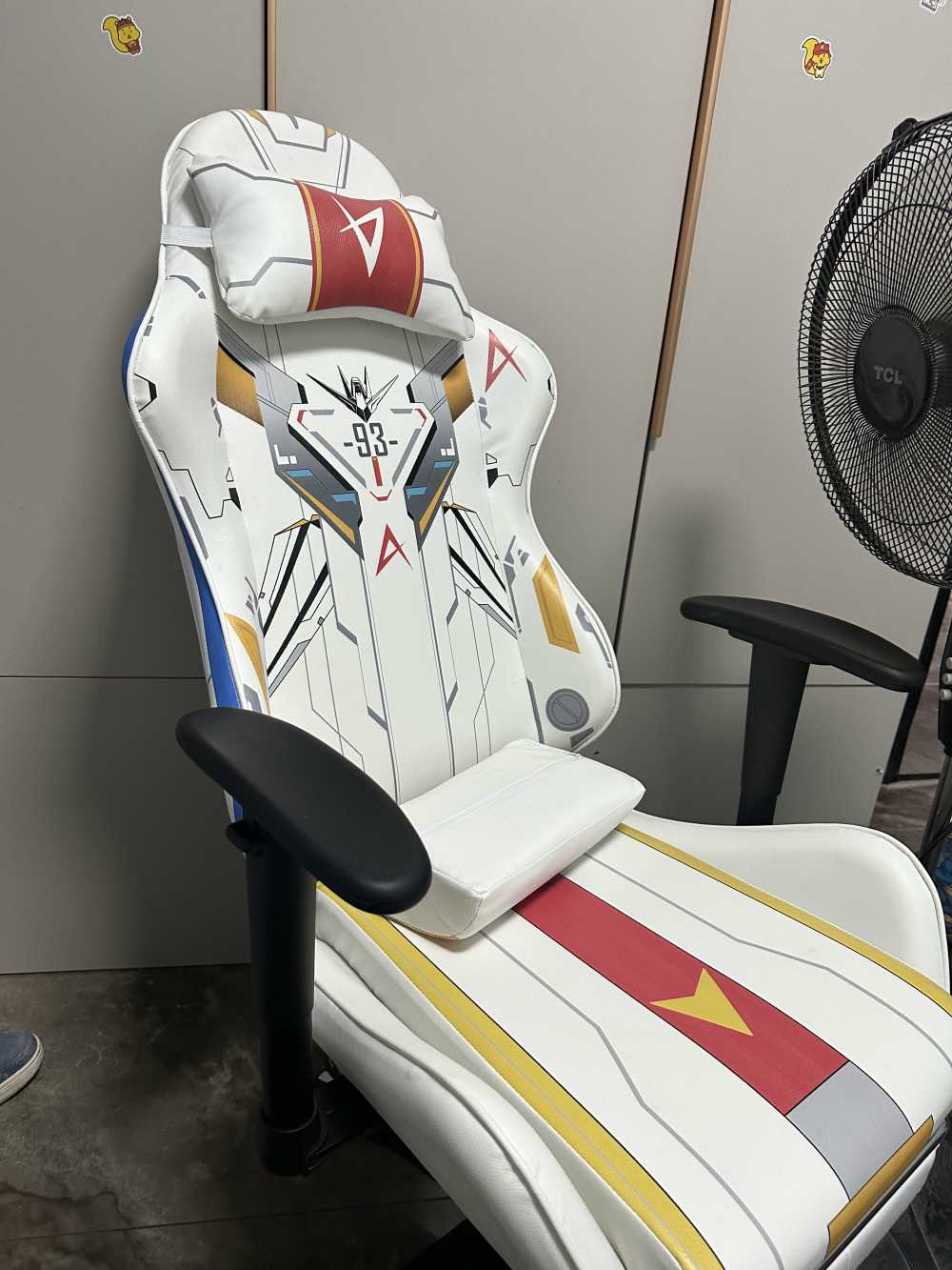 Customer's chair, attachment 1 by Preston