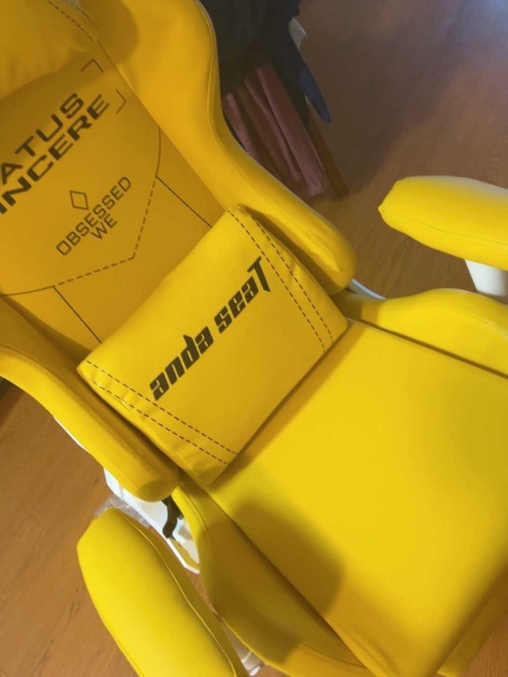 Customer's chair, attachment 3 by ArtisticPalette