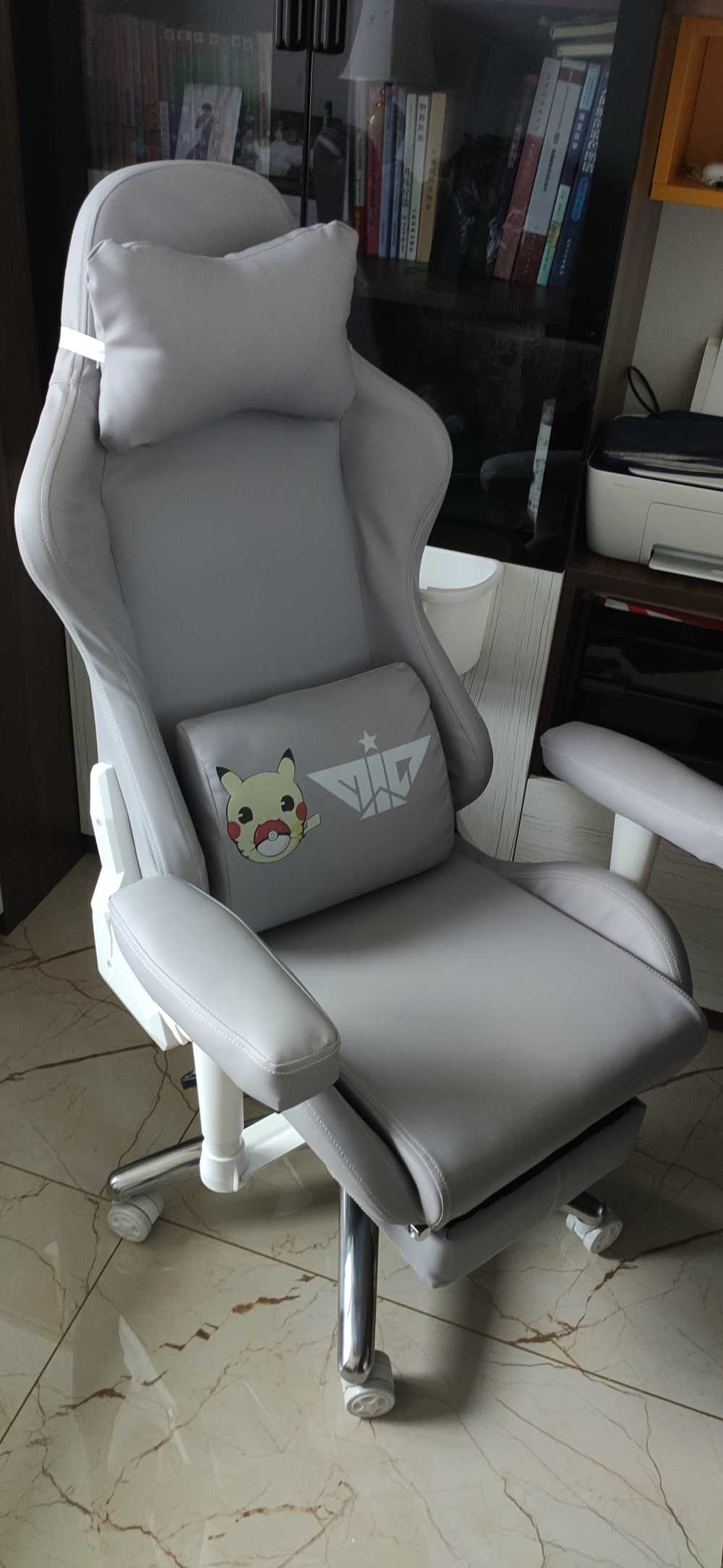 Customer's chair, attachment 2 by MountainExplorer