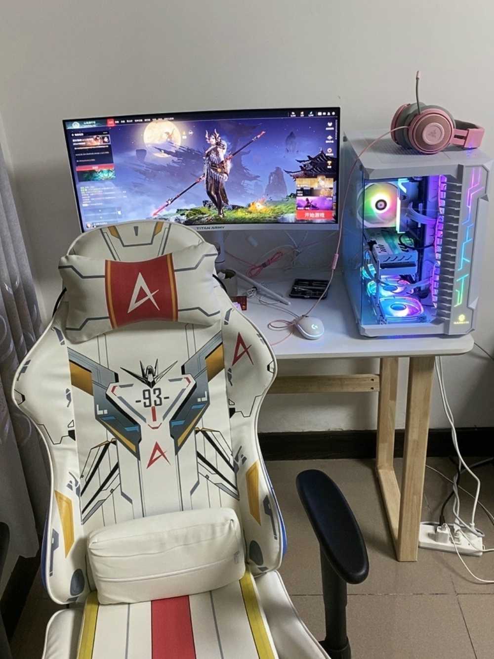 Customer's chair, attachment 1 by Zachary