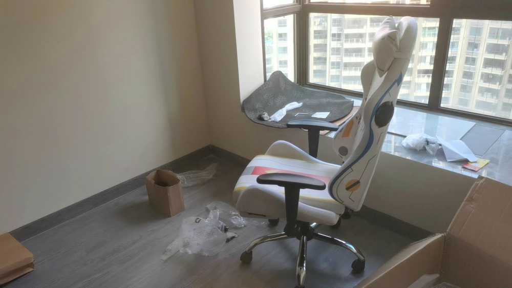 Customer's chair, attachment 2 by Wyatt