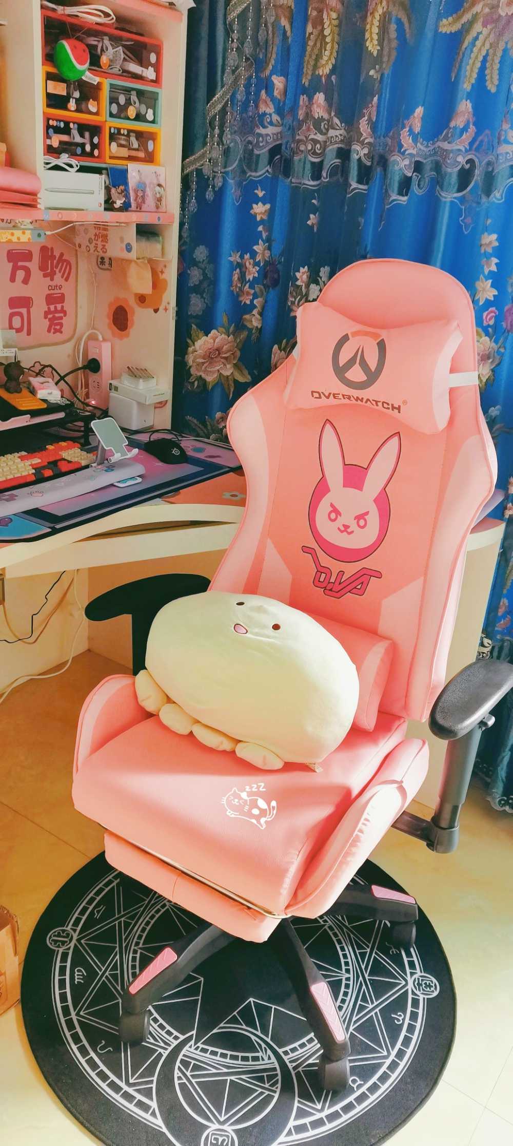 Customer's chair, attachment 1 by GuitarHero12