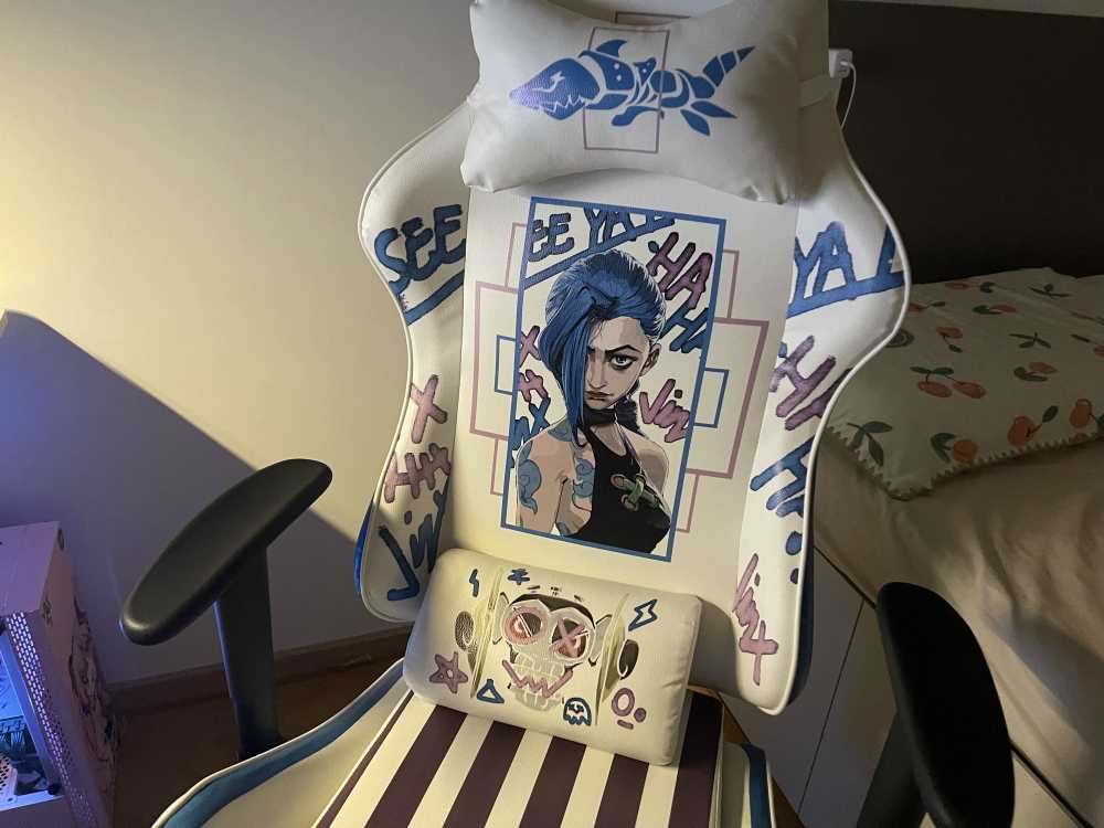 Customer's chair, attachment 3 by Dimitri
