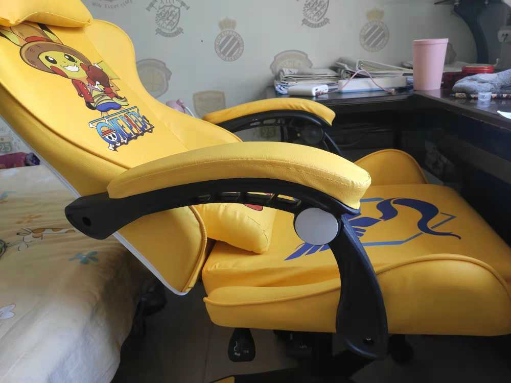 Customer's chair, attachment 3 by MountainClimber