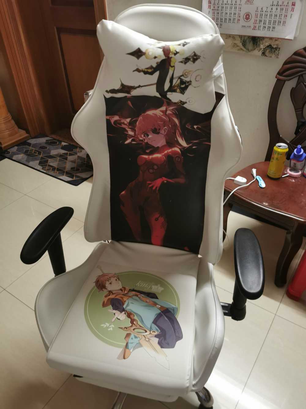Customer's chair, attachment 3 by Cinephile101