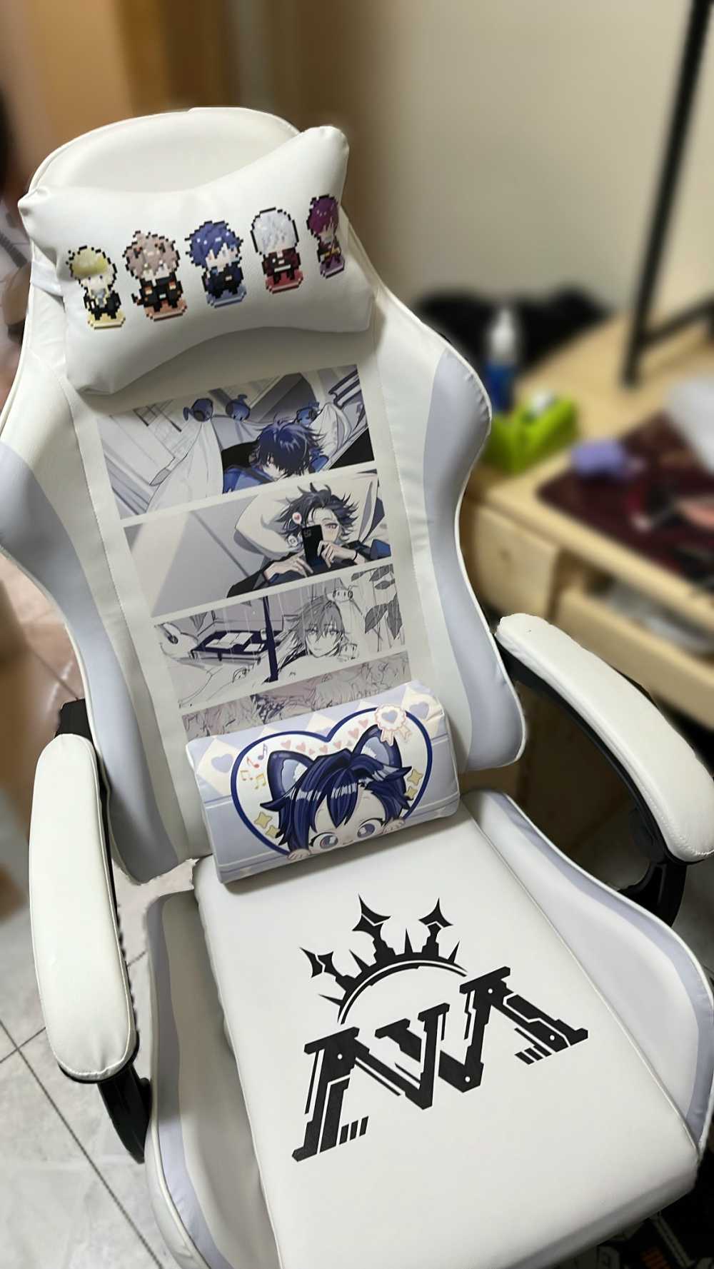 Customer's chair, attachment 2 by SpaceCadet99