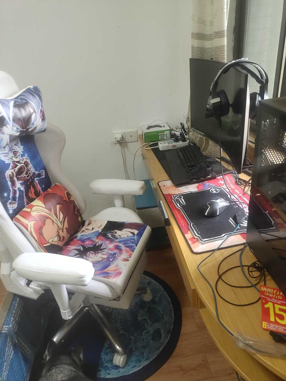 Customer's chair, attachment 2 by FoodieFiesta