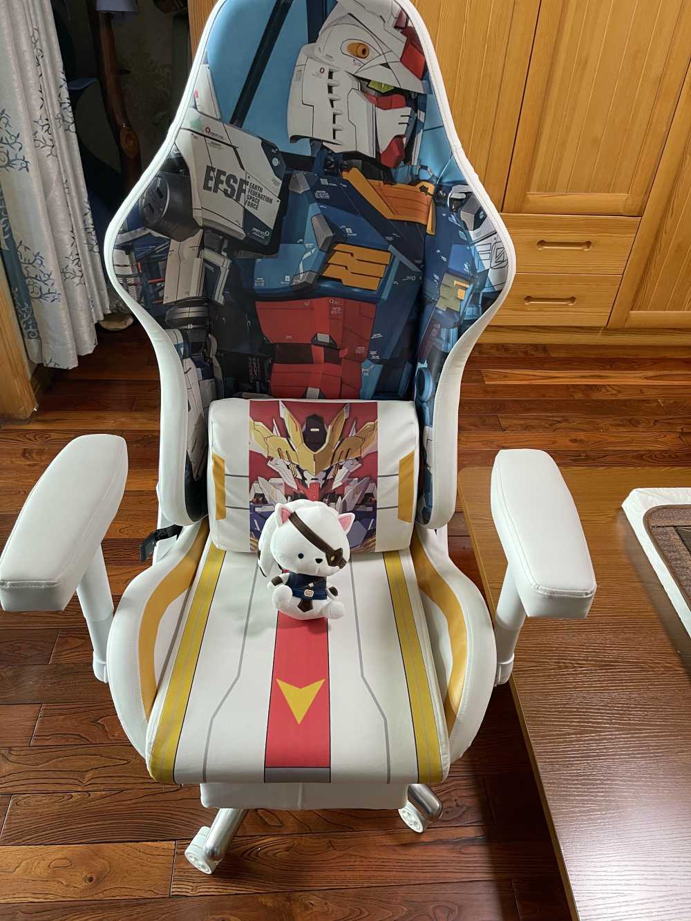 Customer's chair, attachment 2 by SkateboardChamp