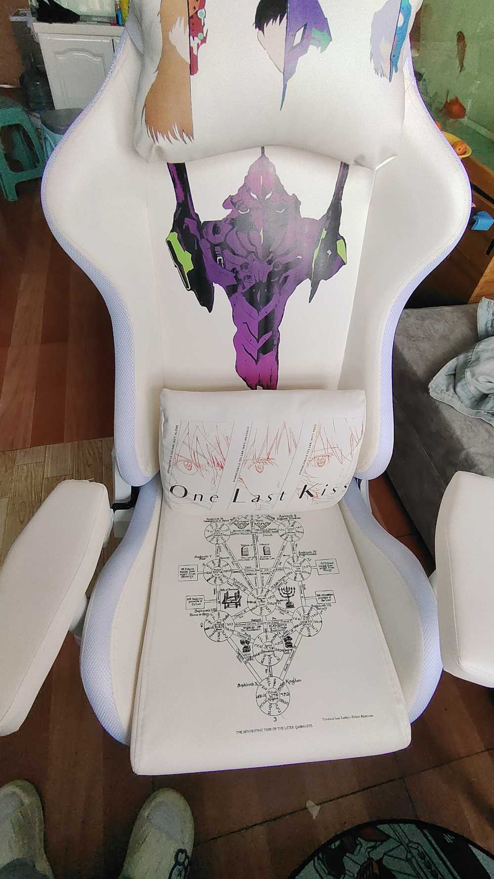 Customer's chair, attachment 1 by GuitarStrummer12