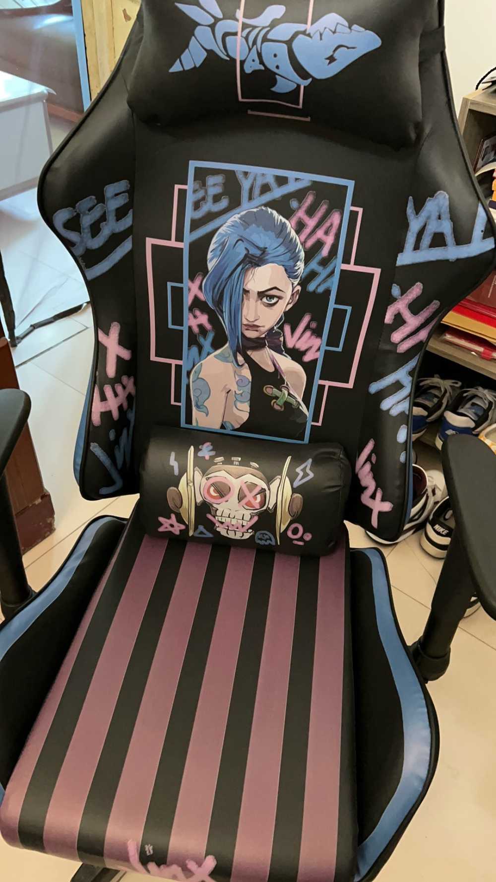 Customer's chair, attachment 2 by Trinity