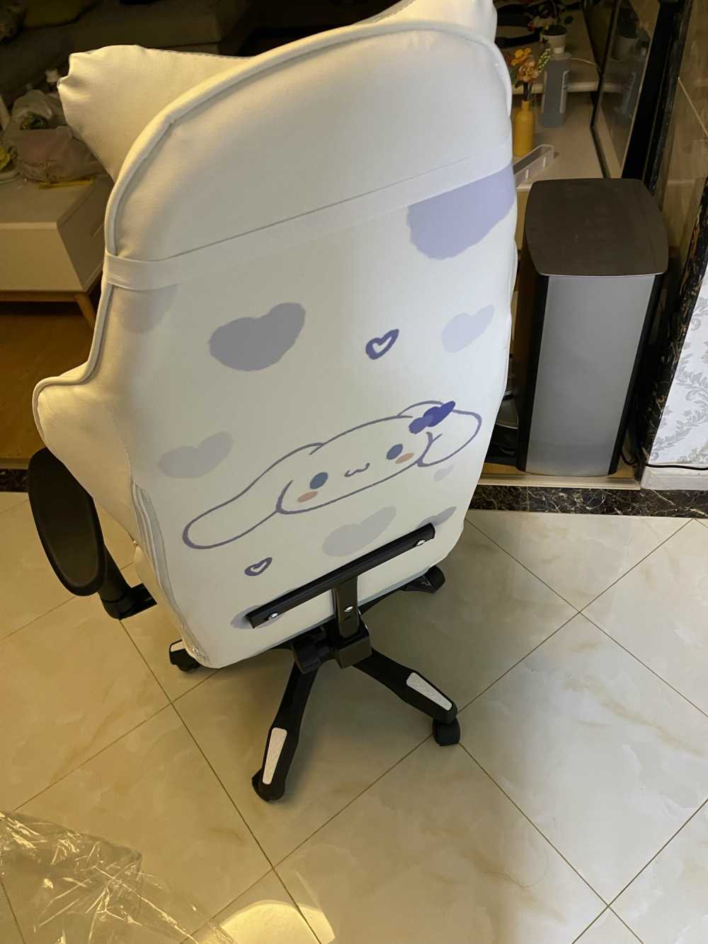Customer's chair, attachment 2 by ForestExplorer