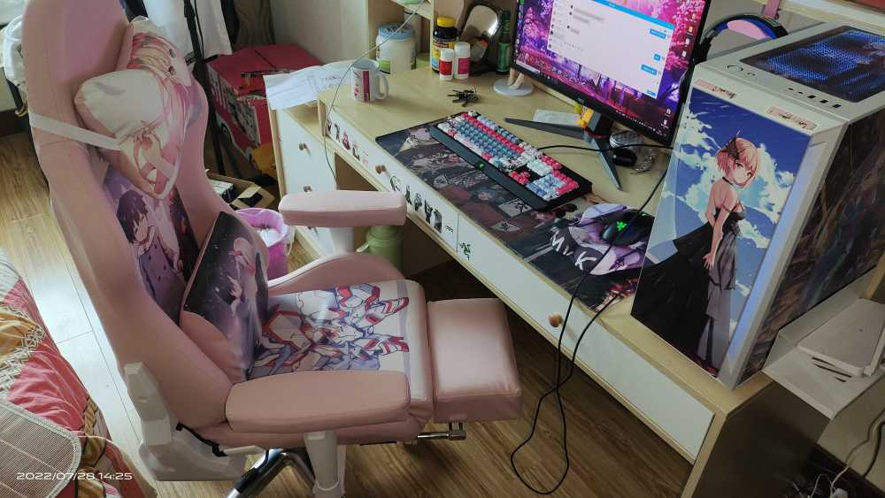 Customer's chair, attachment 1 by GameOnPro45