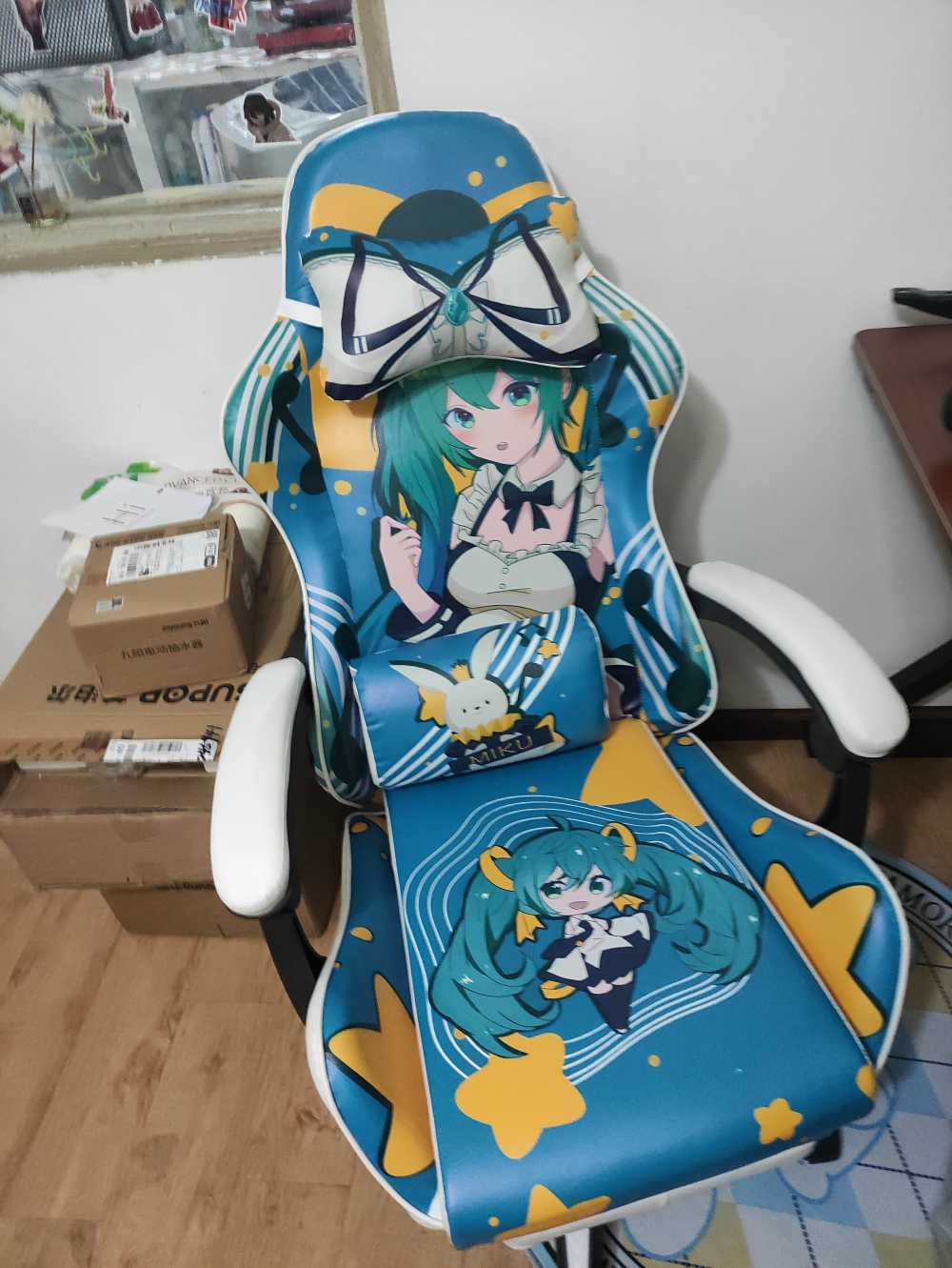 Customer's chair, attachment 1 by Zane