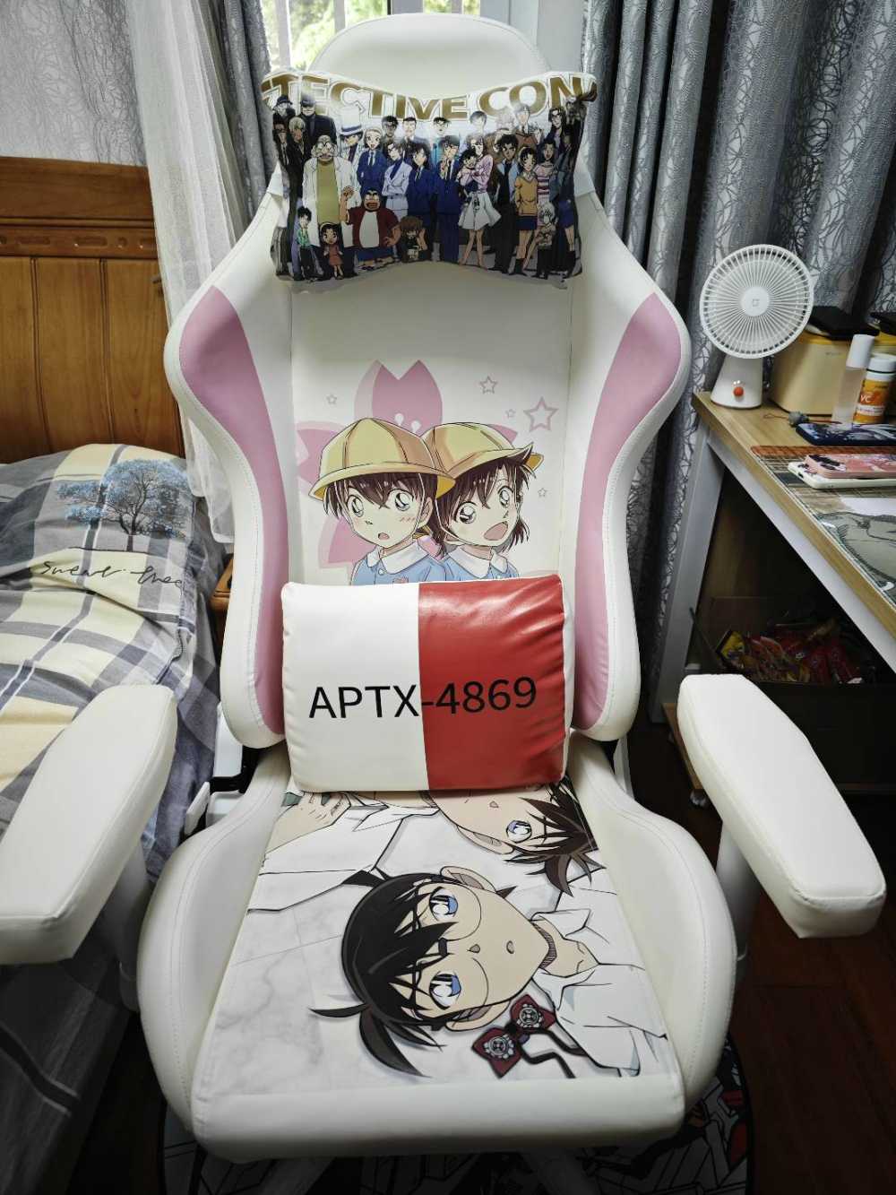 Customer's chair, attachment 1 by SpaceNerd99