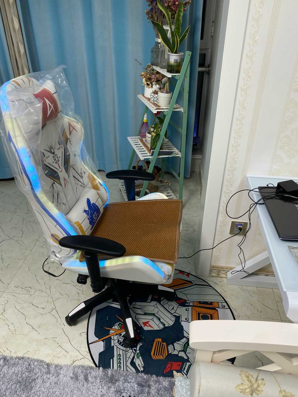 Customer's chair, attachment 3 by Brandon