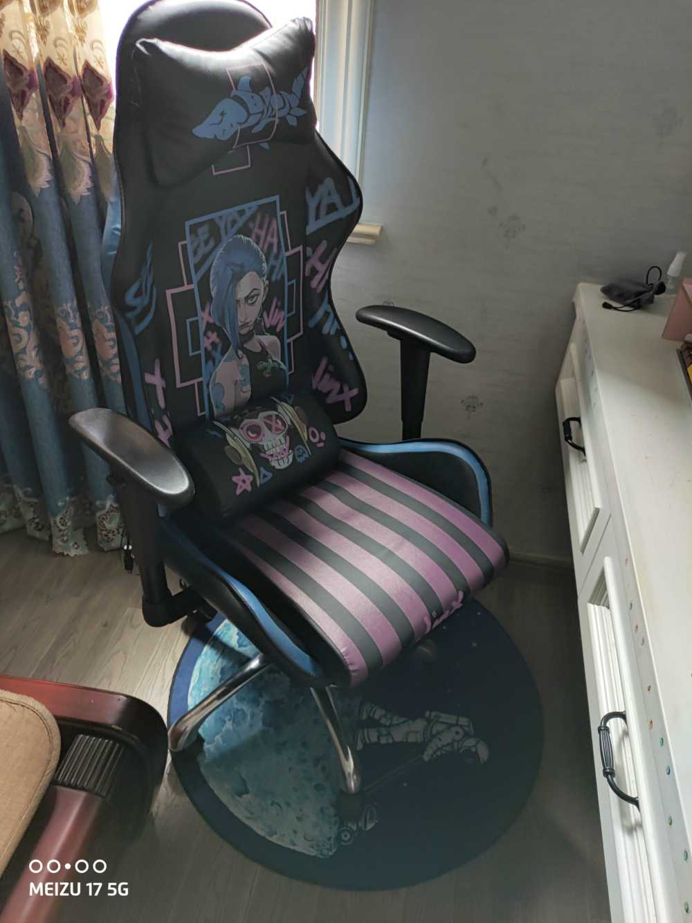 Customer's chair, attachment 1 by PoetryPassion22