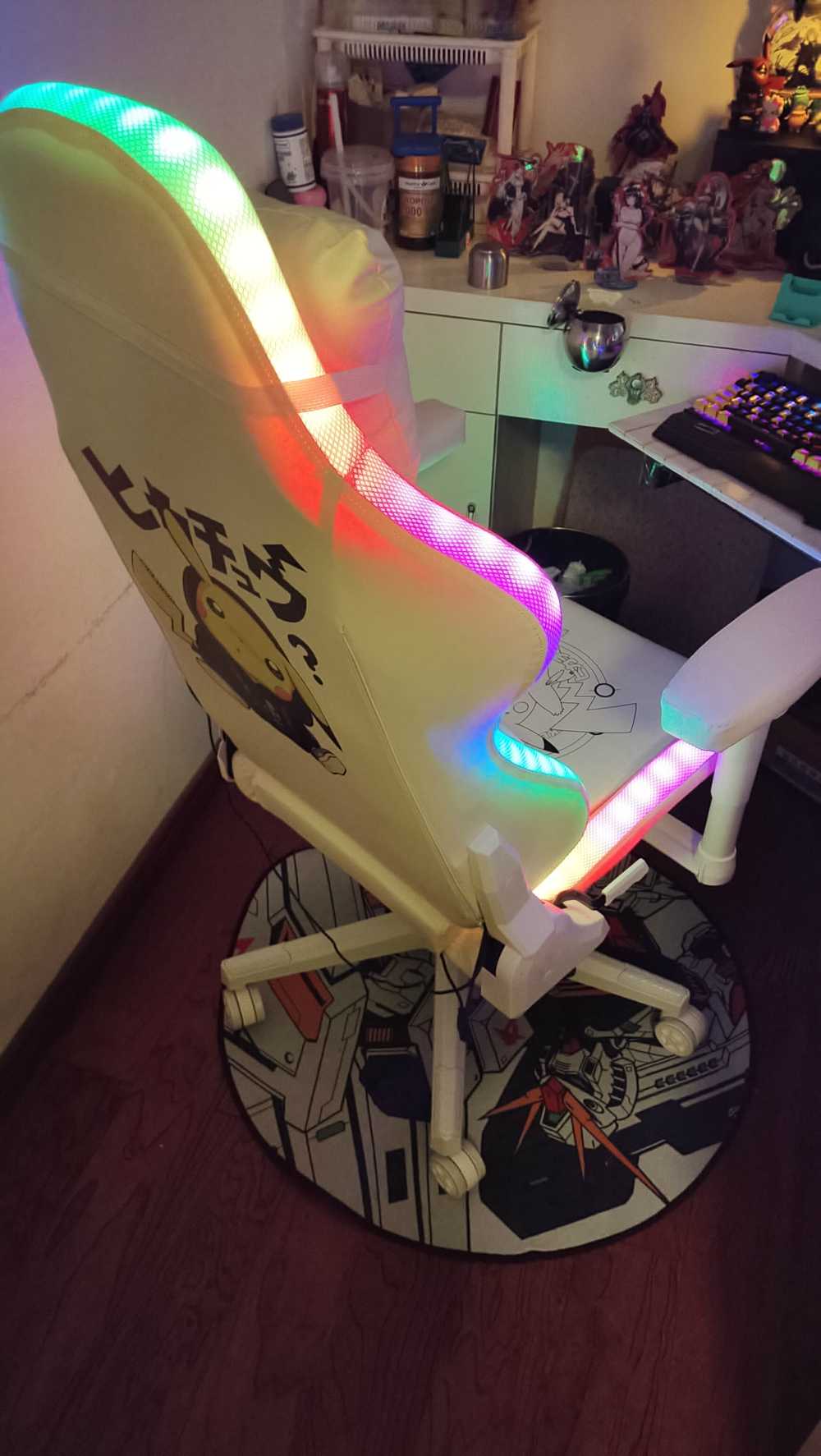 Customer's chair, attachment 4 by Forrest