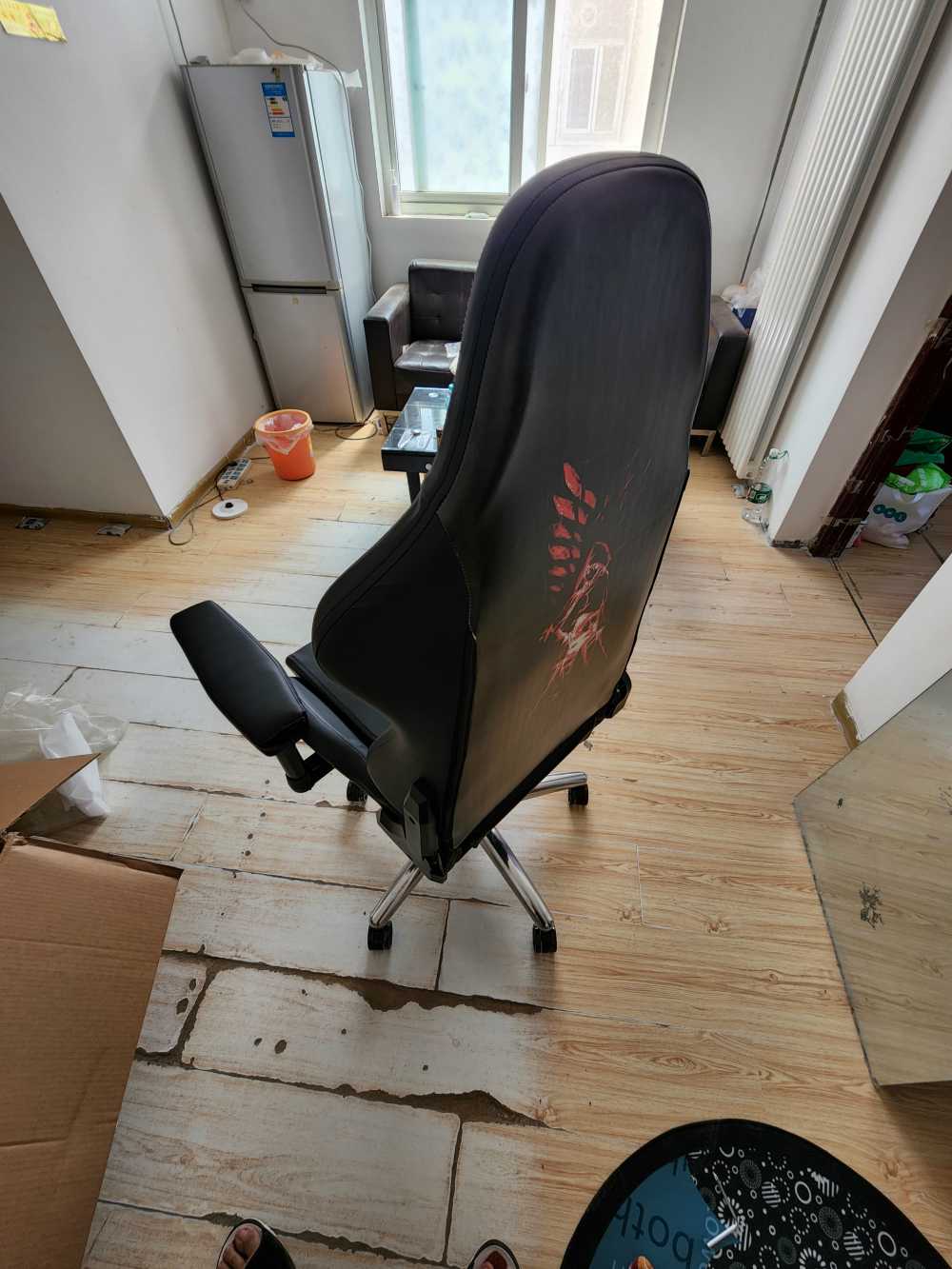 Customer's chair, attachment 2 by FoodieFusion21