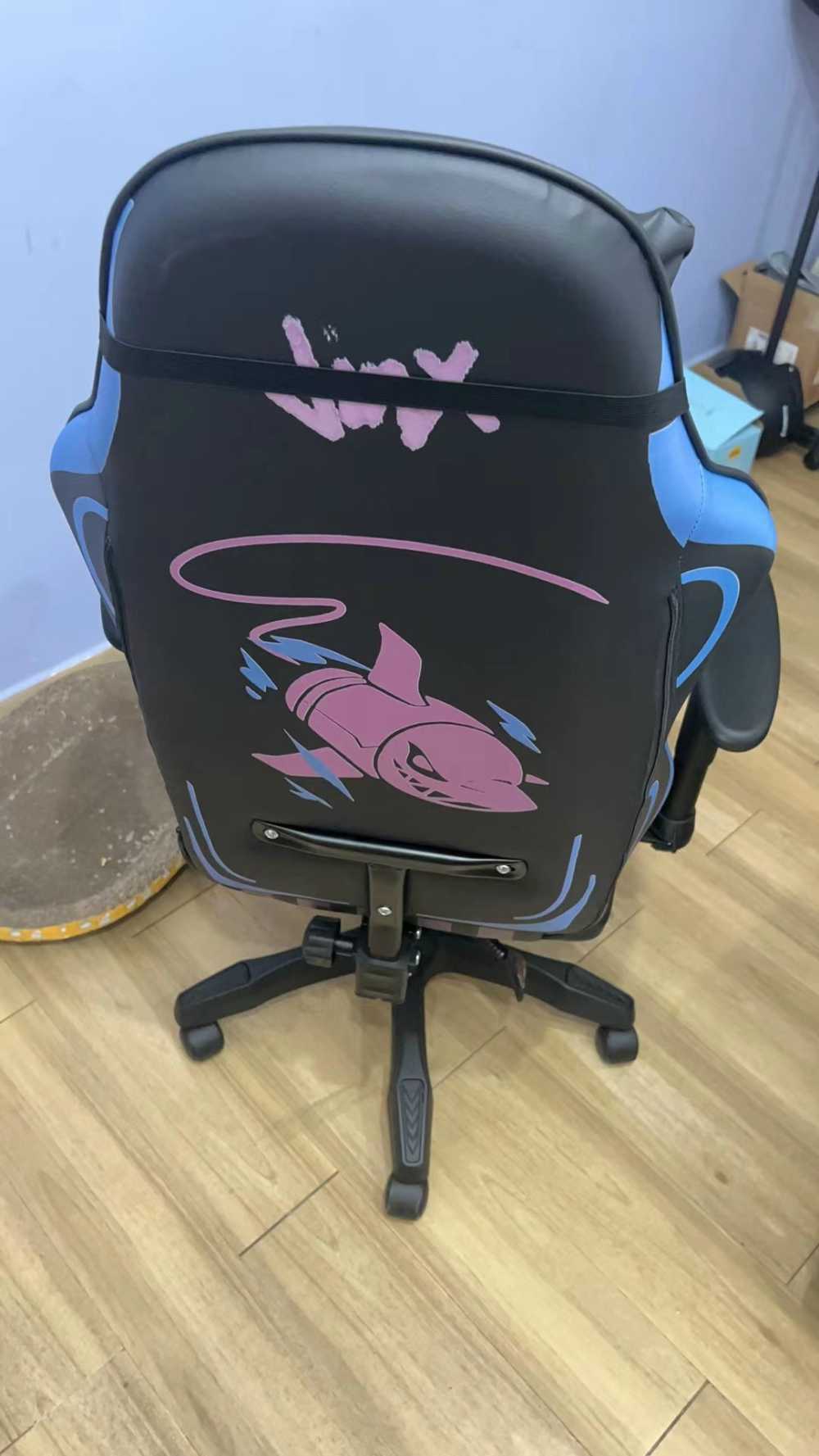 Customer's chair, attachment 3 by Liam