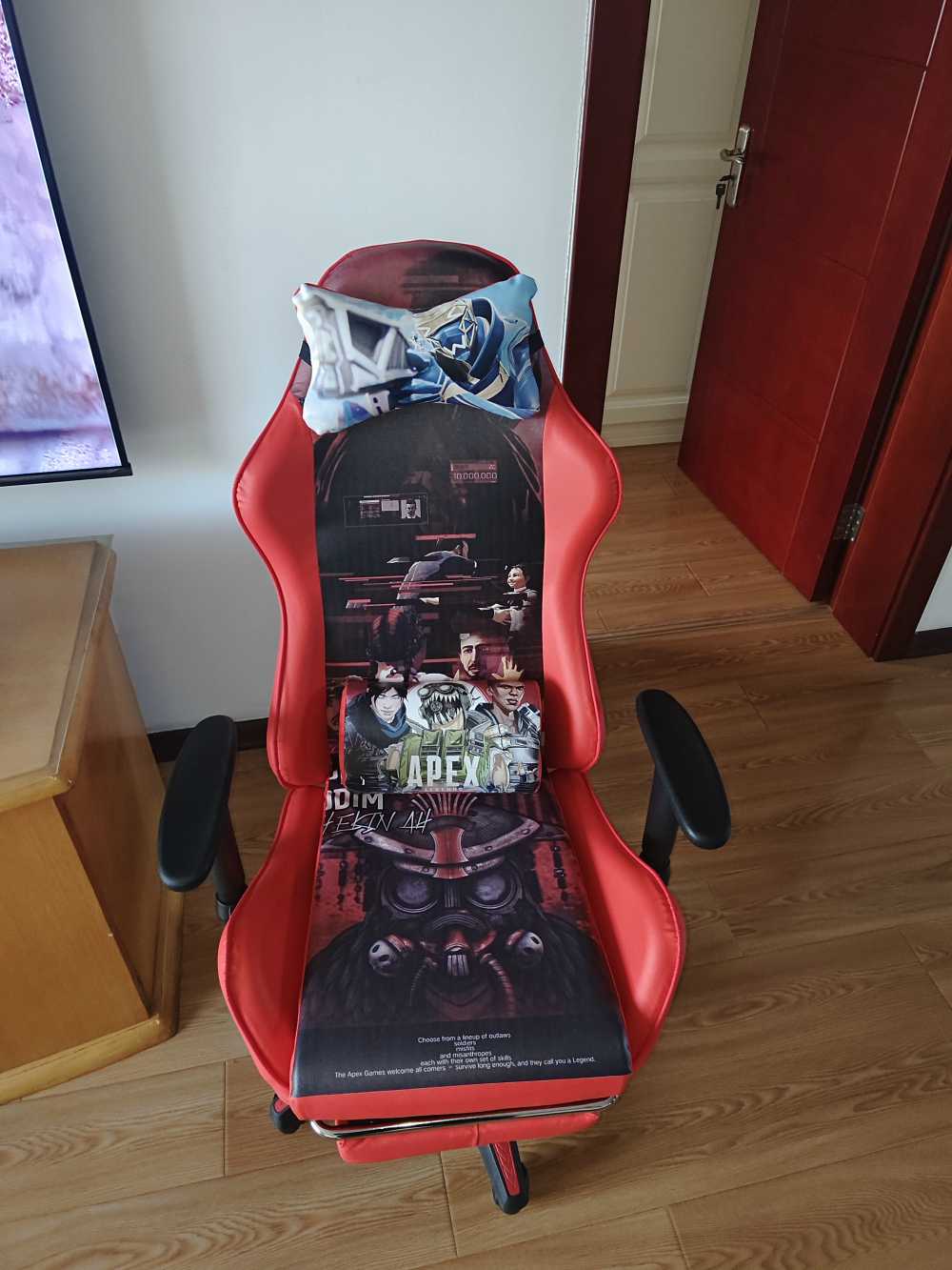 Customer's chair, attachment 2 by AstroExplorer99