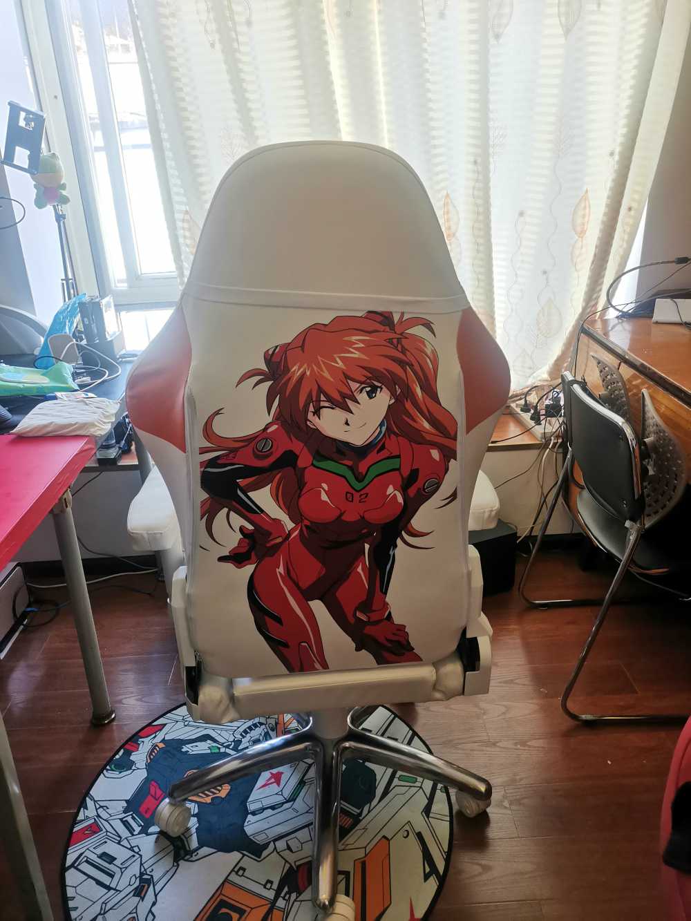Customer's chair, attachment 2 by CraftyArtisan77