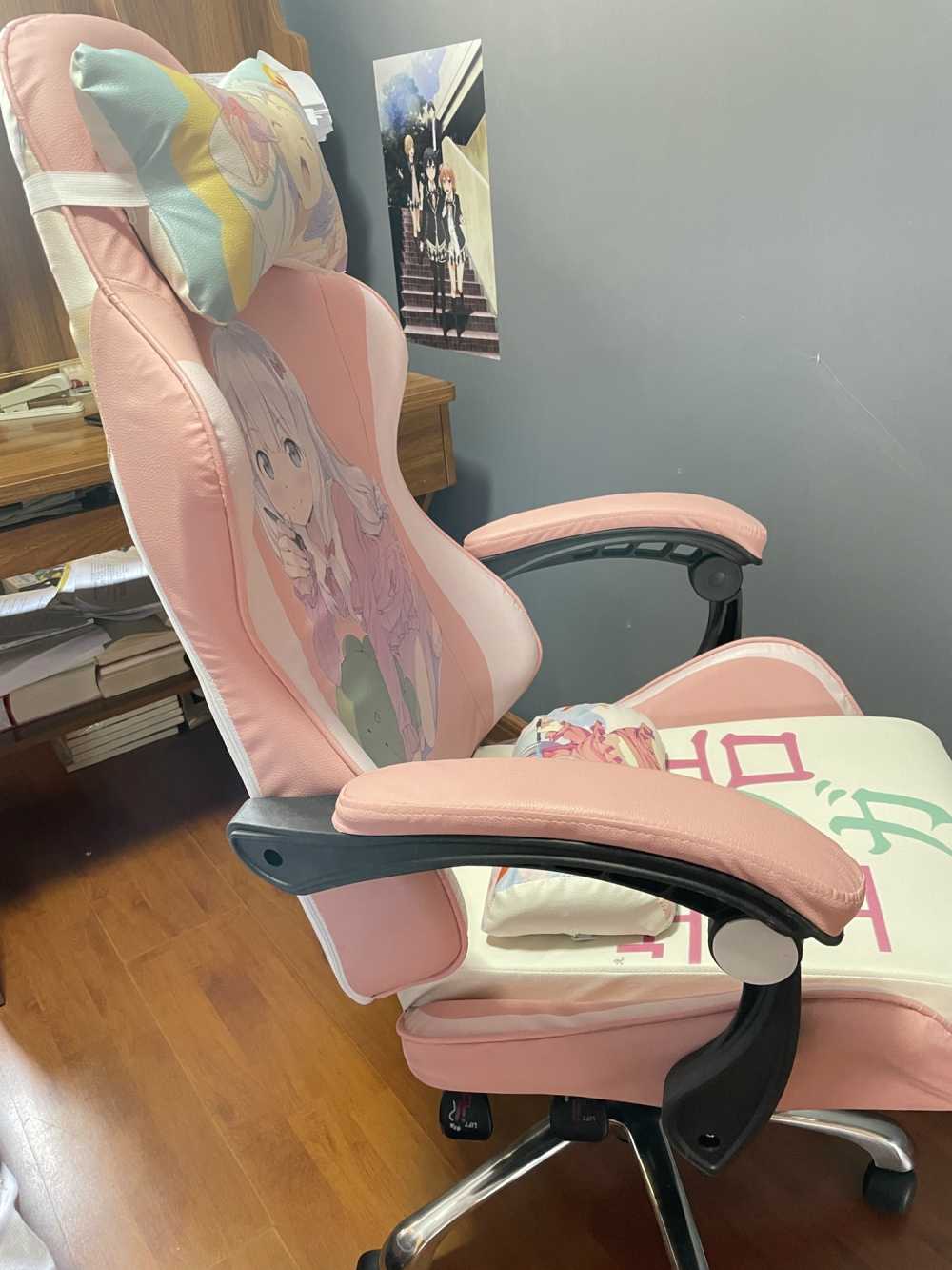 Customer's chair, attachment 5 by DanceEnthusiast