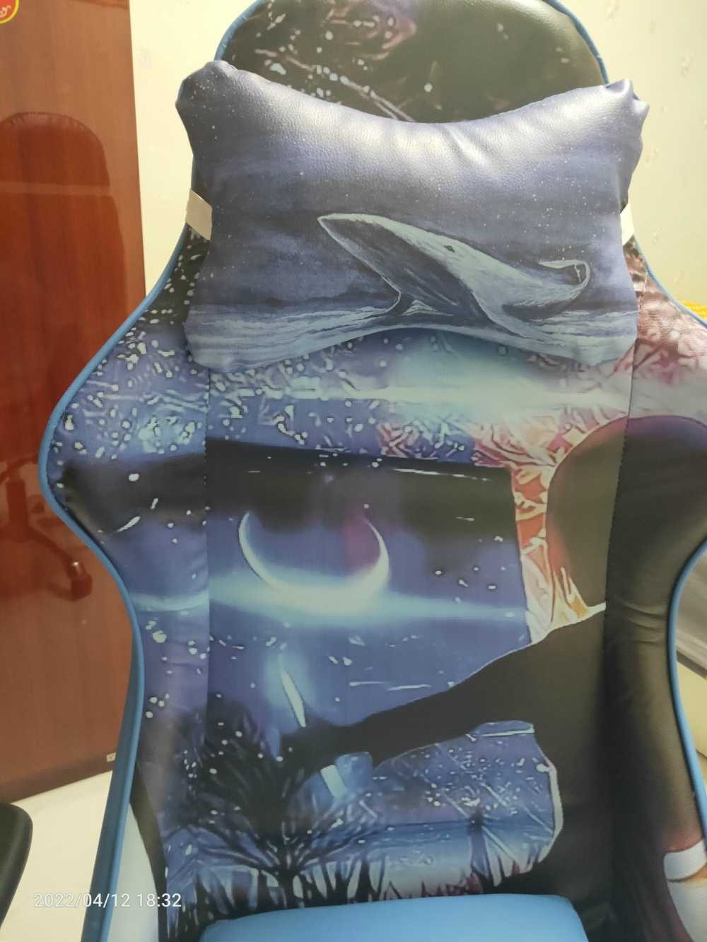 Customer's chair, attachment 1 by GalaxyQuester