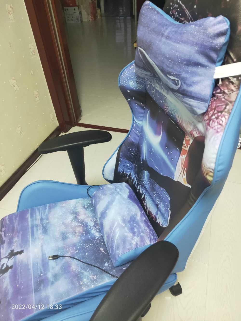 Customer's chair, attachment 3 by GalaxyQuester