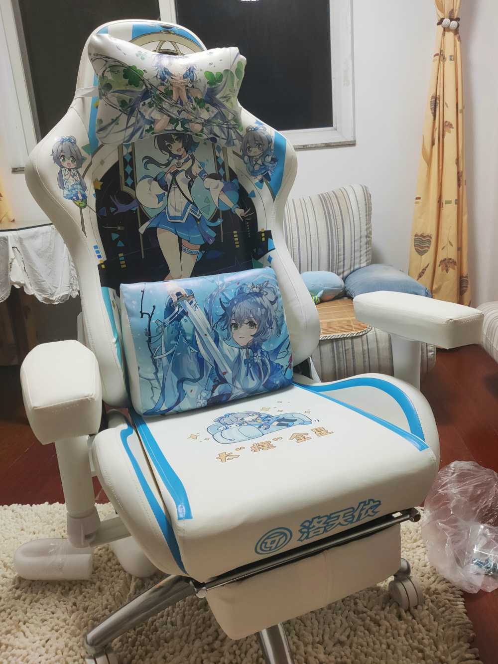 Customer's chair, attachment 3 by BookVerseLover