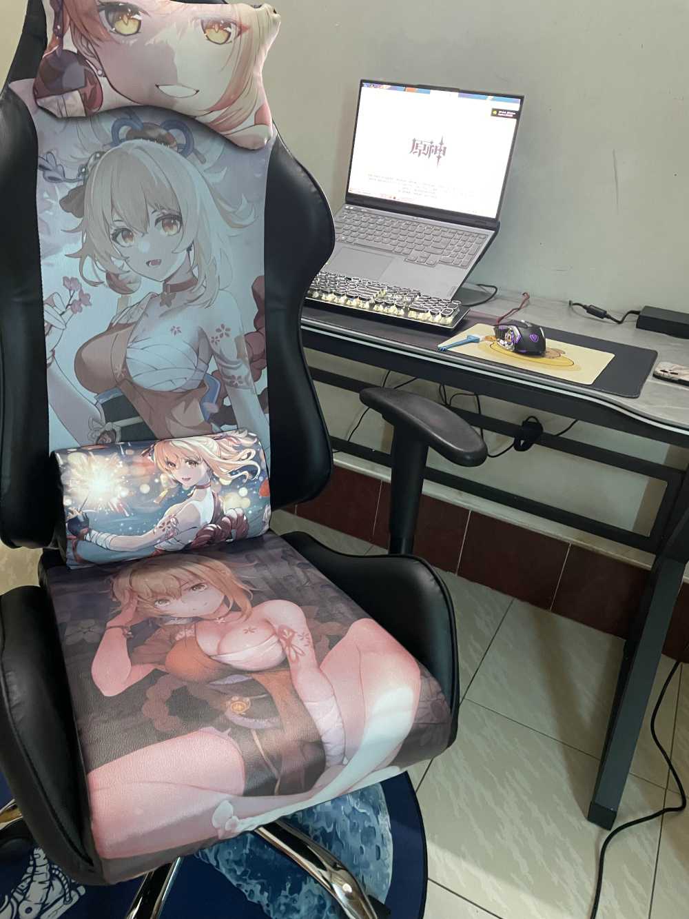 Customer's chair, attachment 4 by SkateboardingAce